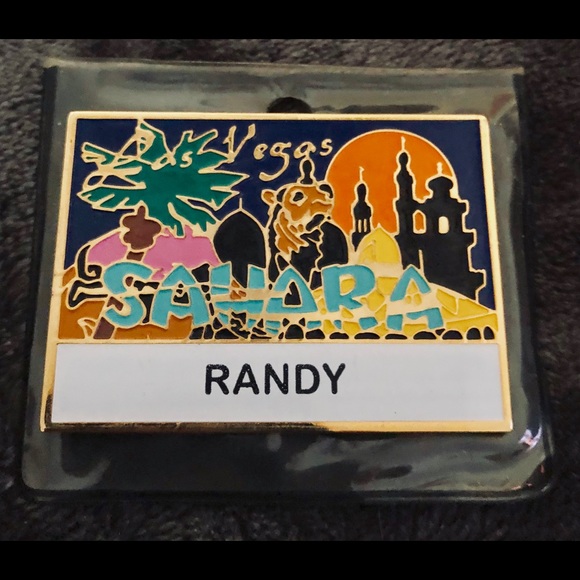 2 EXTICT SAHARA CASINO Las Vegas Magnet Souvenirs - Picture 3 of 11